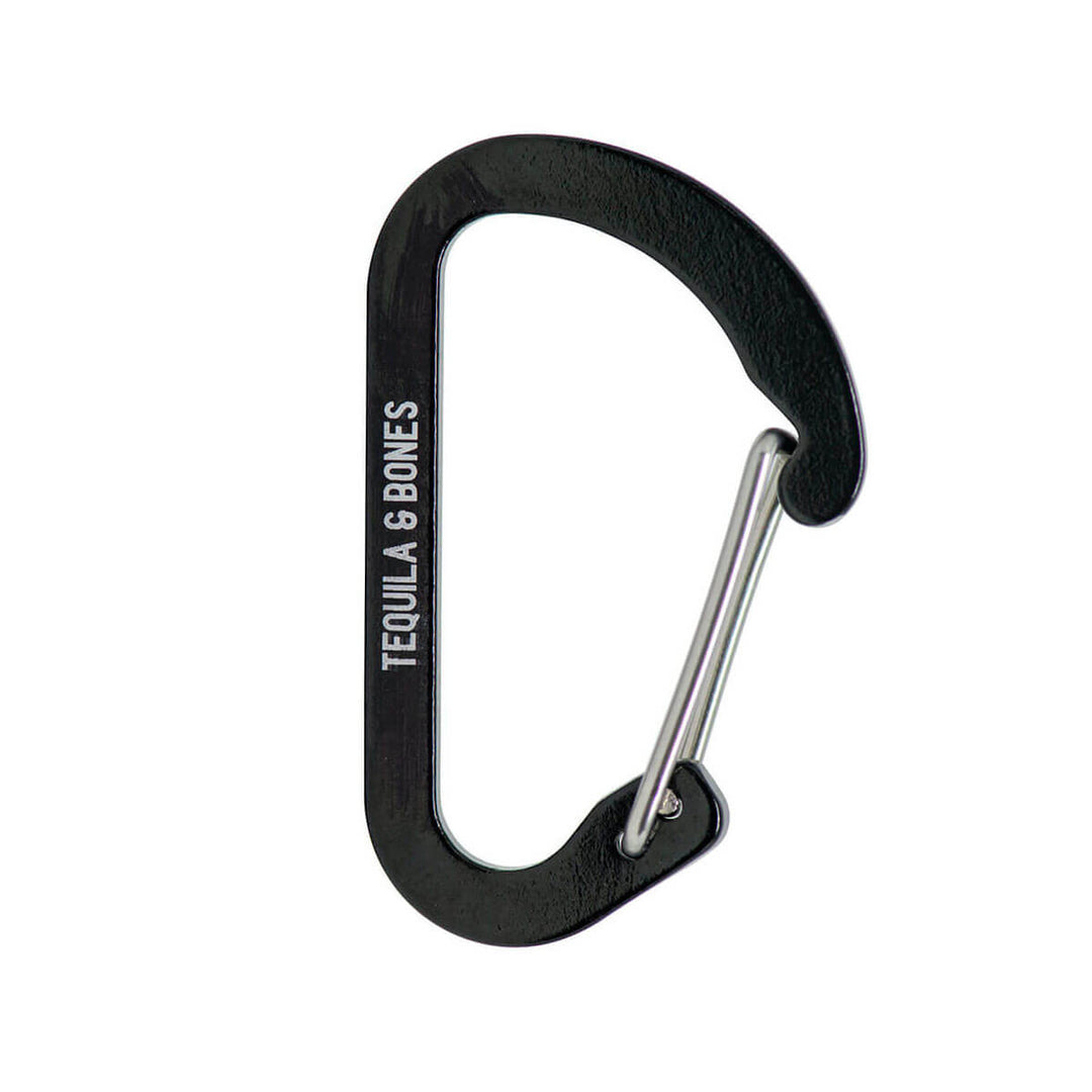 Every T&B dog treat pouch comes with a free carabiner